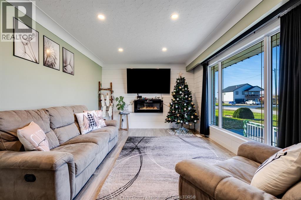 1826 Mayfair Street, Kingsville, Ontario  N9Y 2M6 - Photo 3 - 25029265