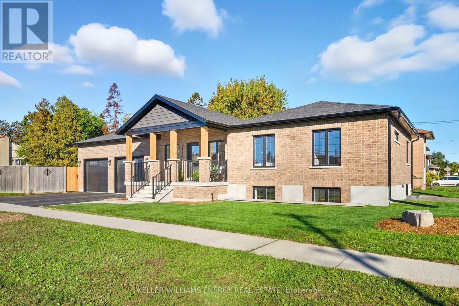 476 BEURLING AVENUE, Oshawa, Ontario