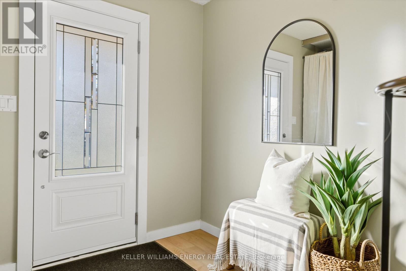 35 Overbank Drive, Oshawa, Ontario  L1J 7X9 - Photo 2 - E12563040