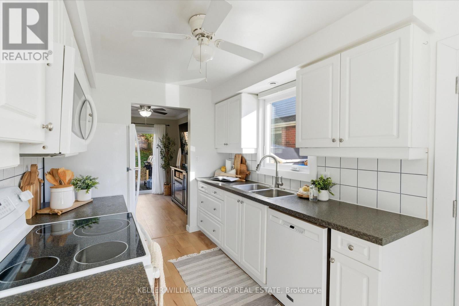 35 Overbank Drive, Oshawa, Ontario  L1J 7X9 - Photo 9 - E12563040