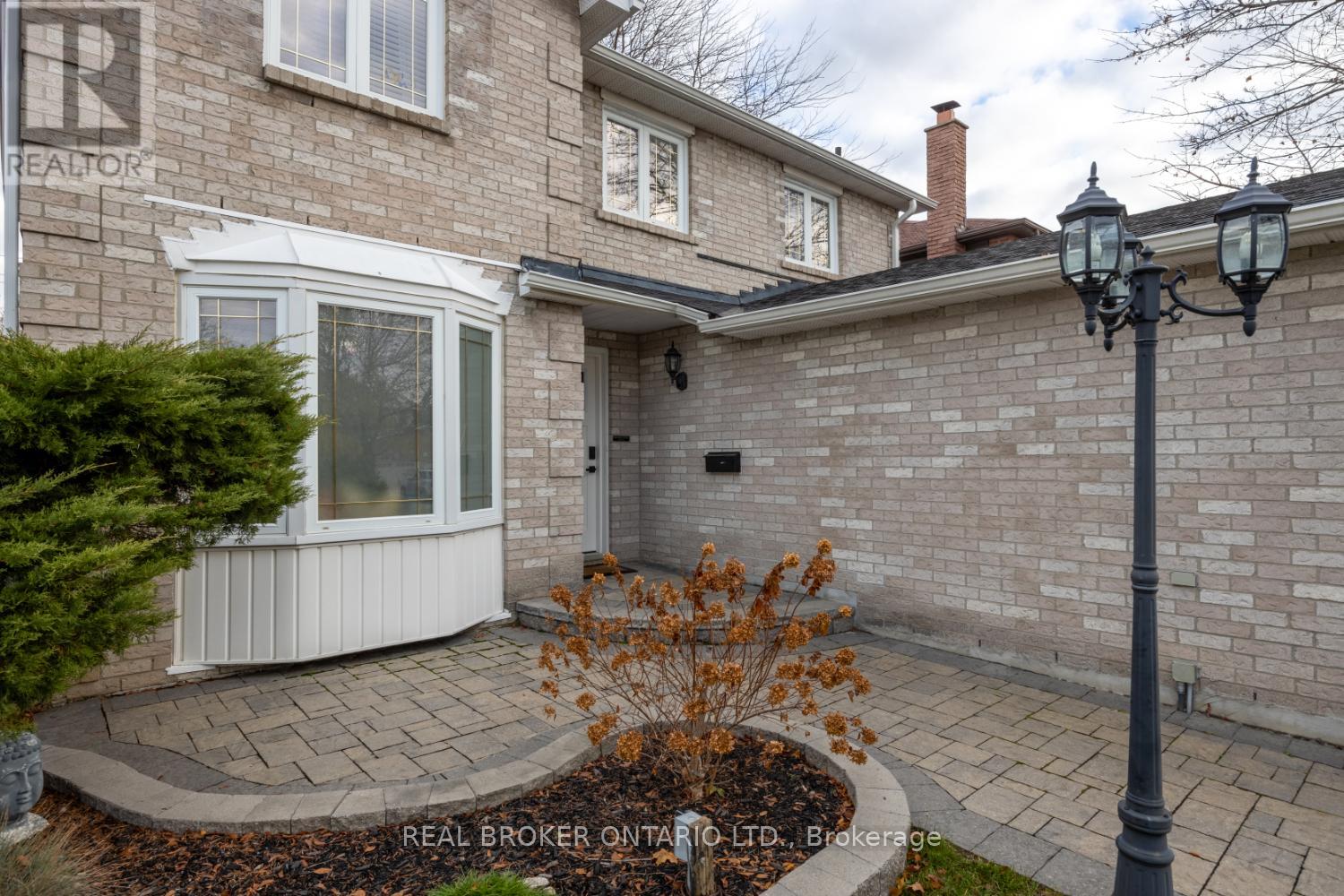 662 Cognac Crescent, Pickering, Ontario  L1X 1L7 - Photo 5 - E12563048