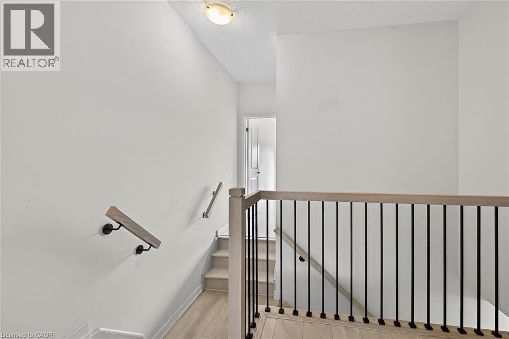 205 Sabina Drive, Oakville, Ontario  L6H 0L4 - Photo 39 - 40787790