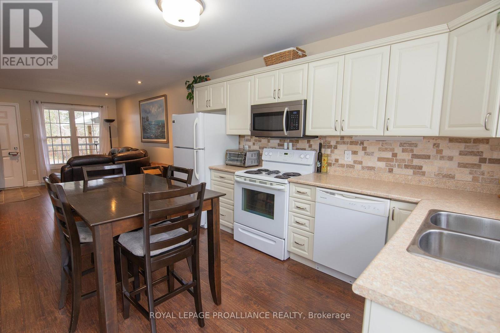 8 - 494 Metcalf Street, Tweed, Ontario  K0K 3J0 - Photo 4 - X12562990