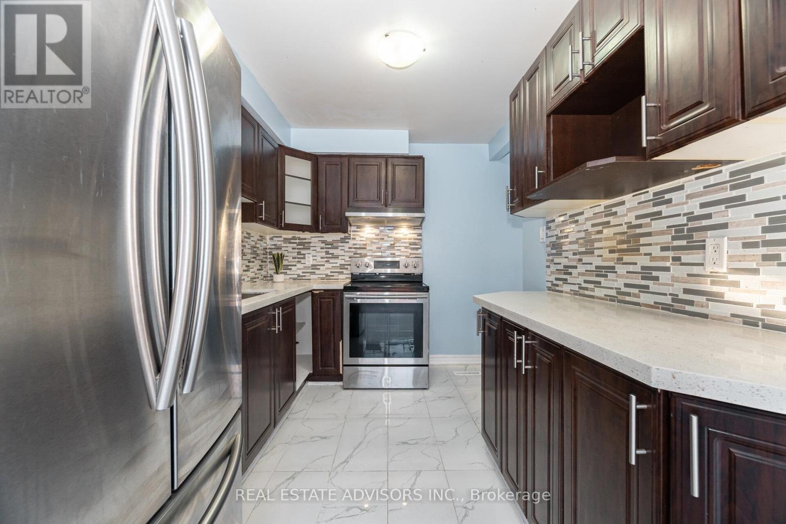 58 - 58 Carisbrooke Court, Brampton, Ontario  L6S 3K1 - Photo 10 - W12560620