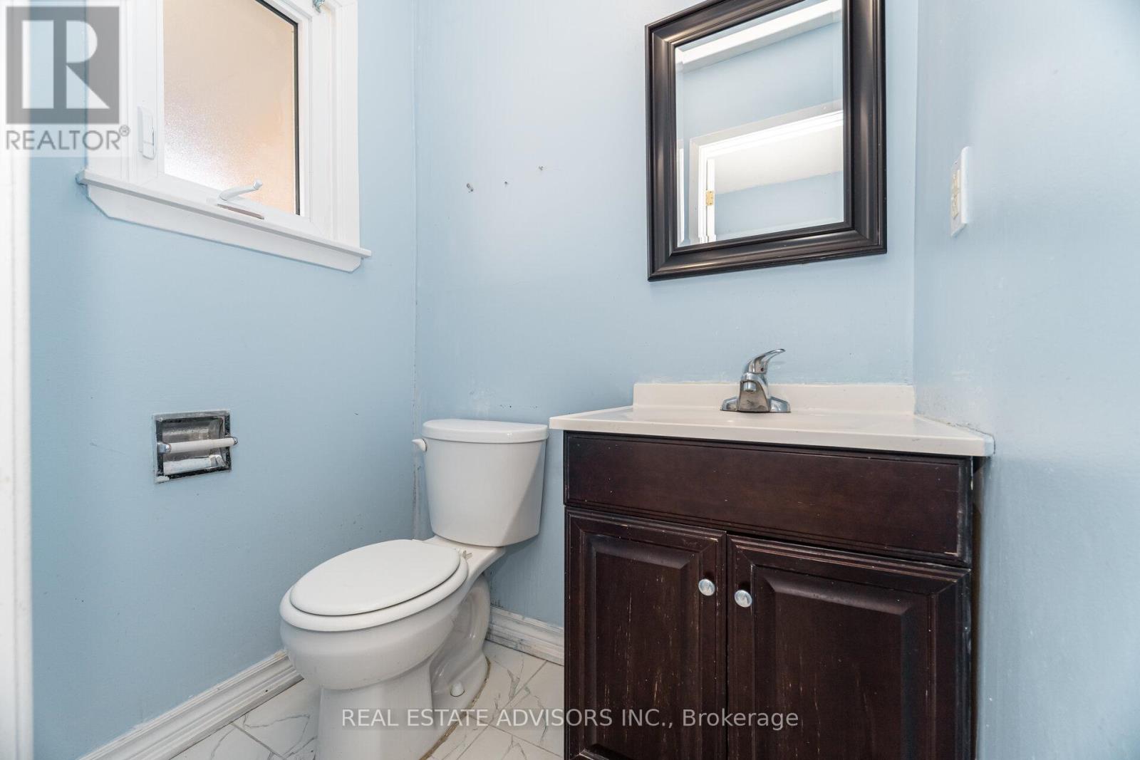 58 - 58 Carisbrooke Court, Brampton, Ontario  L6S 3K1 - Photo 11 - W12560620