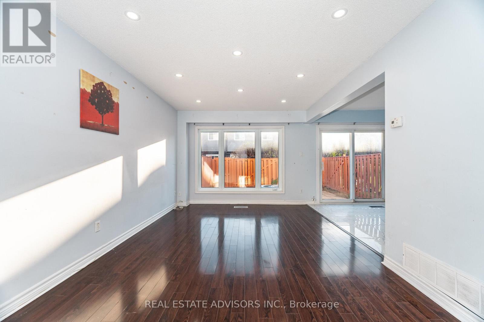 58 - 58 Carisbrooke Court, Brampton, Ontario  L6S 3K1 - Photo 3 - W12560620