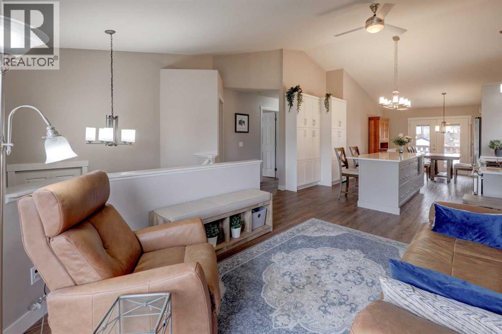 33 Willowbrook Crescent Nw, Airdrie, Alberta  T4B 2S4 - Photo 7 - A2270683