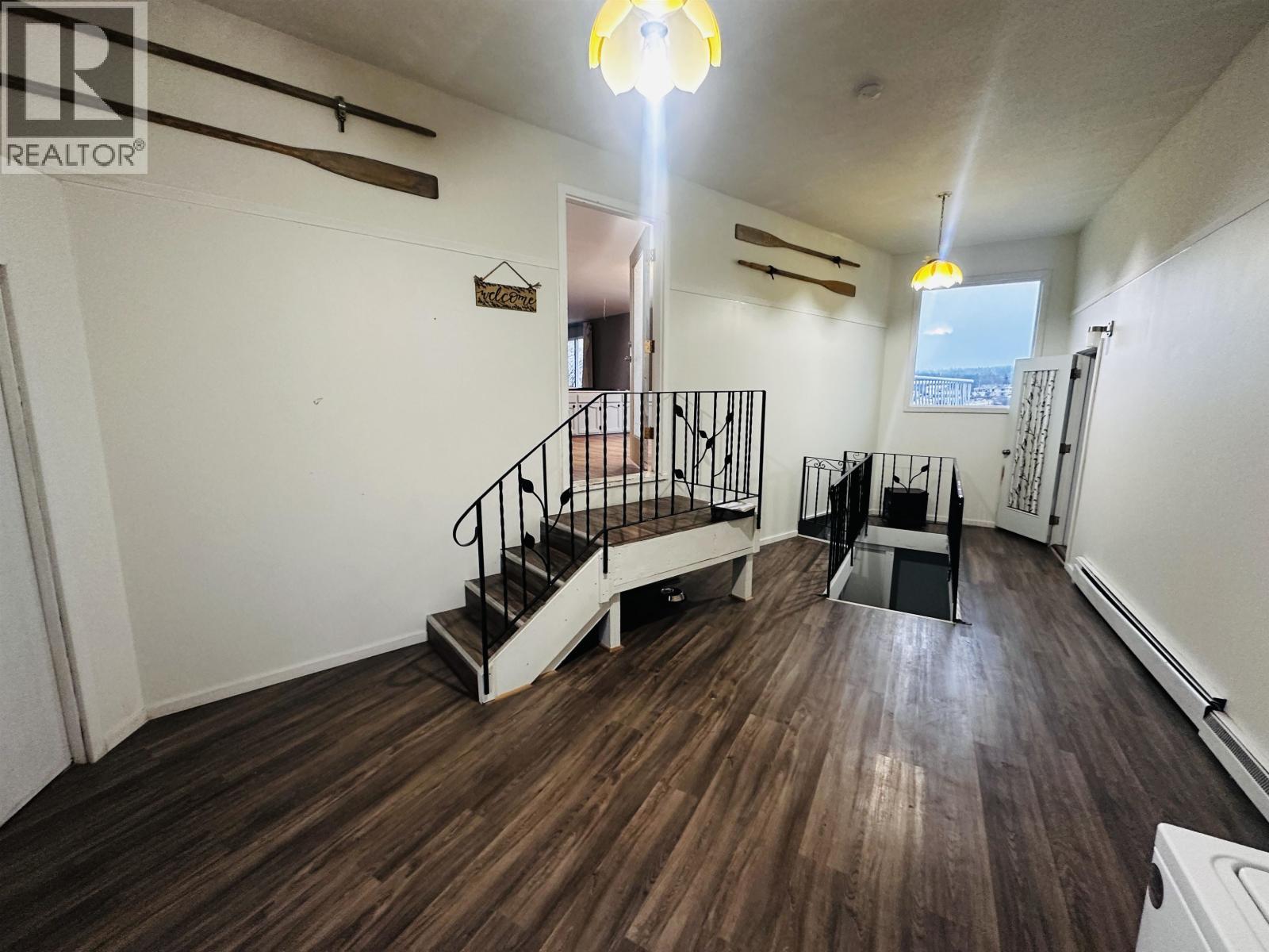 298 Pioneer Way, Burns Lake, British Columbia  V0J 1E0 - Photo 6 - R3069019