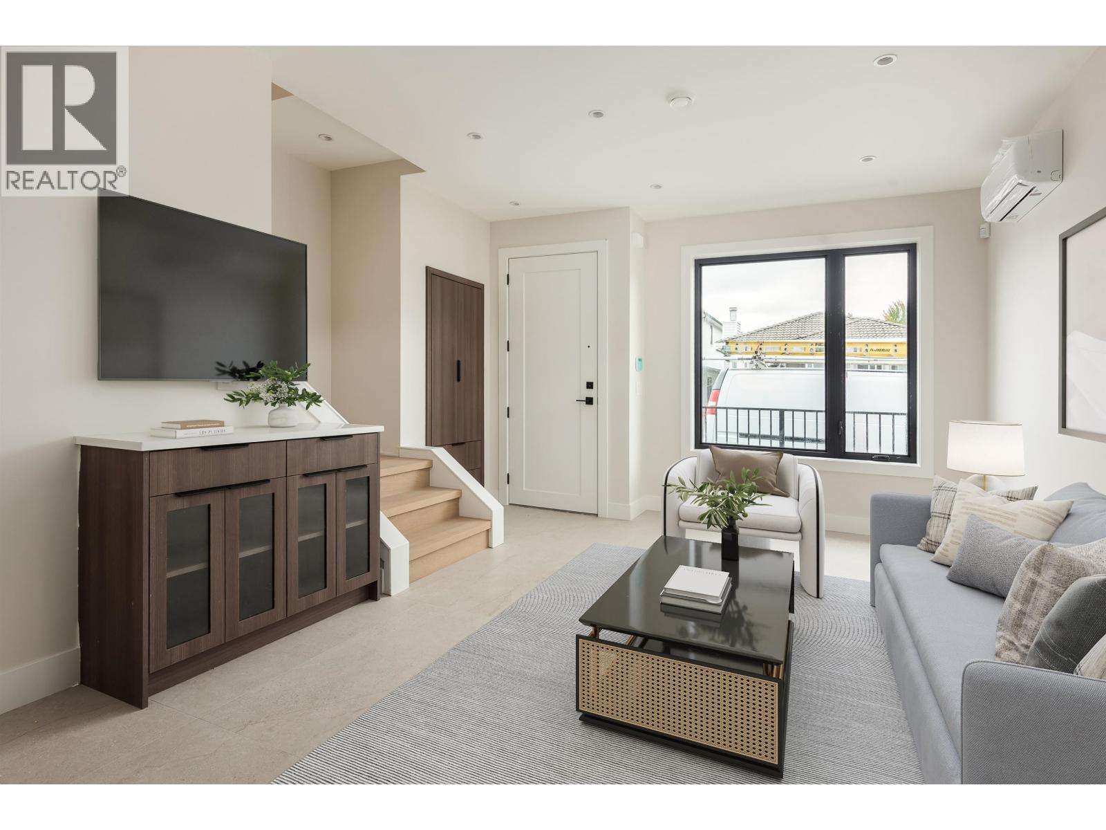 L1 4413 Oxford Street, Burnaby, British Columbia  V5C 1E6 - Photo 1 - R3068850