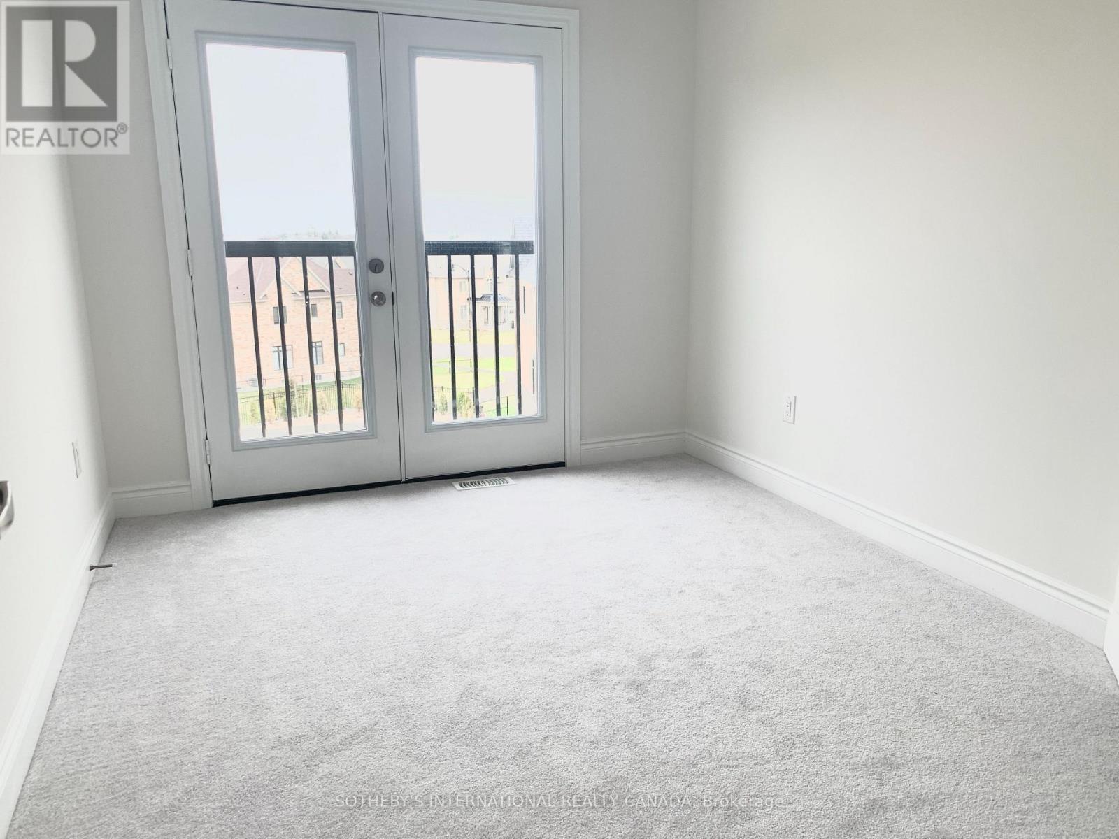 10 Oakmore Lane, Brampton, Ontario  L6Y 6H5 - Photo 7 - W12533720