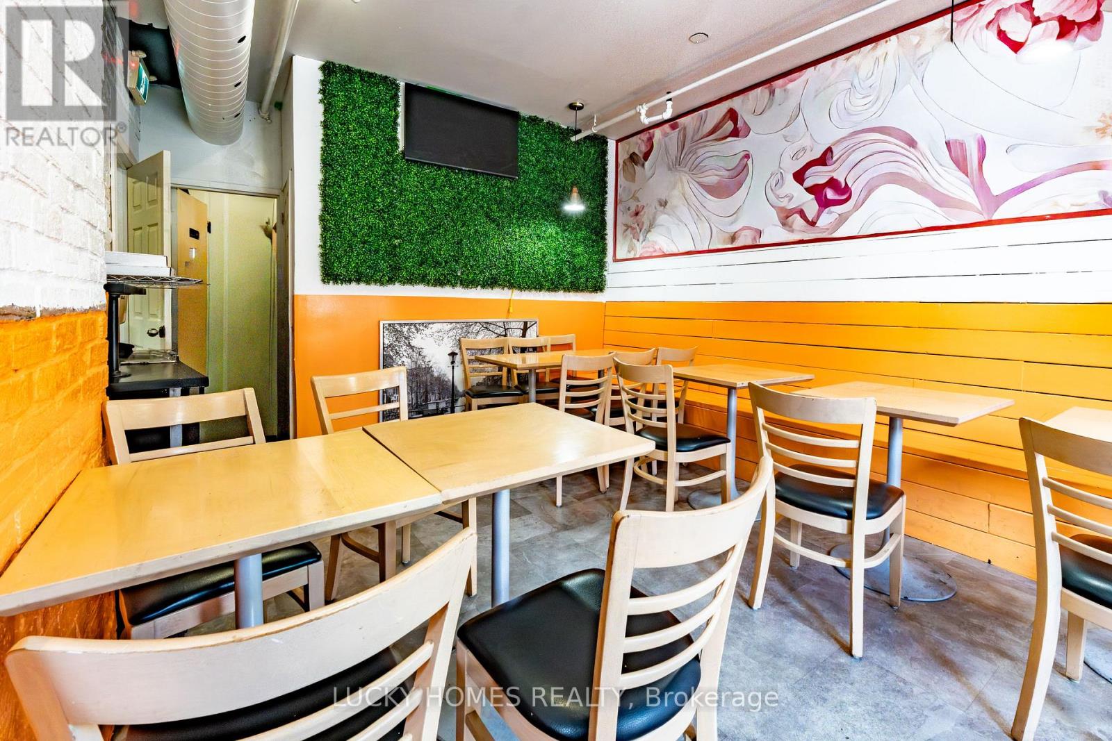 118 John Street, Toronto, Ontario  M5V 2E3 - Photo 11 - C12562978