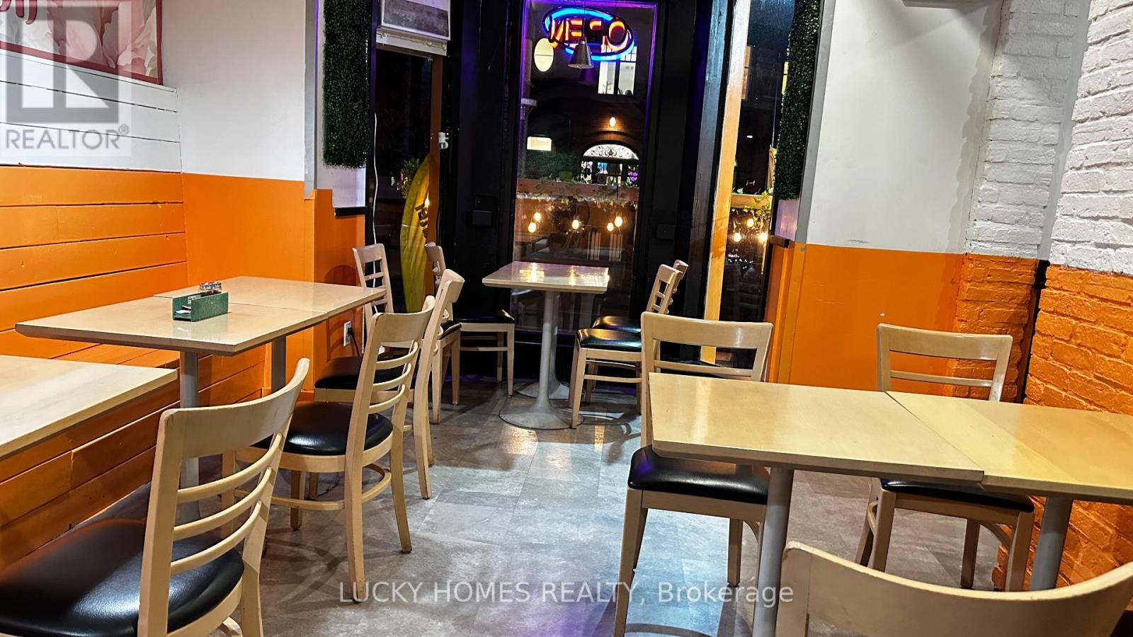 118 John Street, Toronto, Ontario  M5V 2E3 - Photo 17 - C12562978