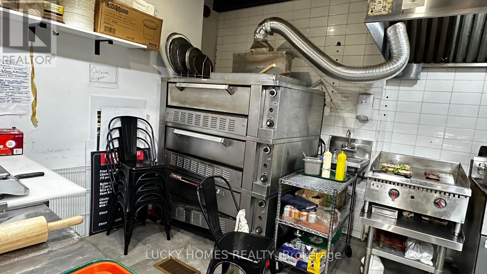 118 John Street, Toronto, Ontario  M5V 2E3 - Photo 25 - C12562978