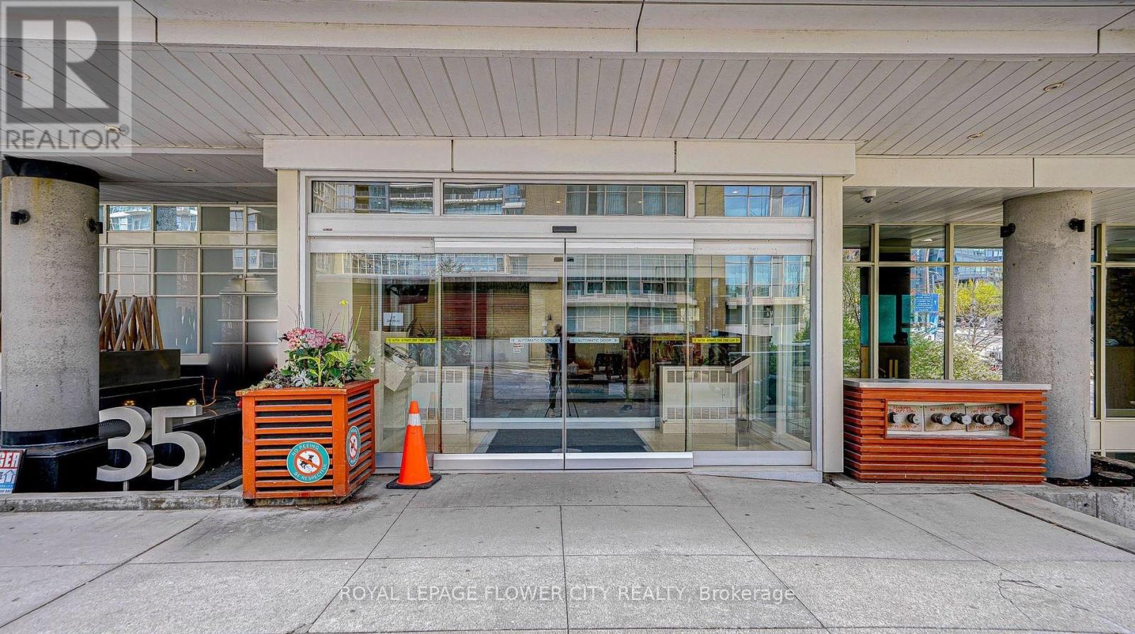 509 - 35 Mariner Terrace, Toronto, Ontario  M5V 3V9 - Photo 3 - C12563052