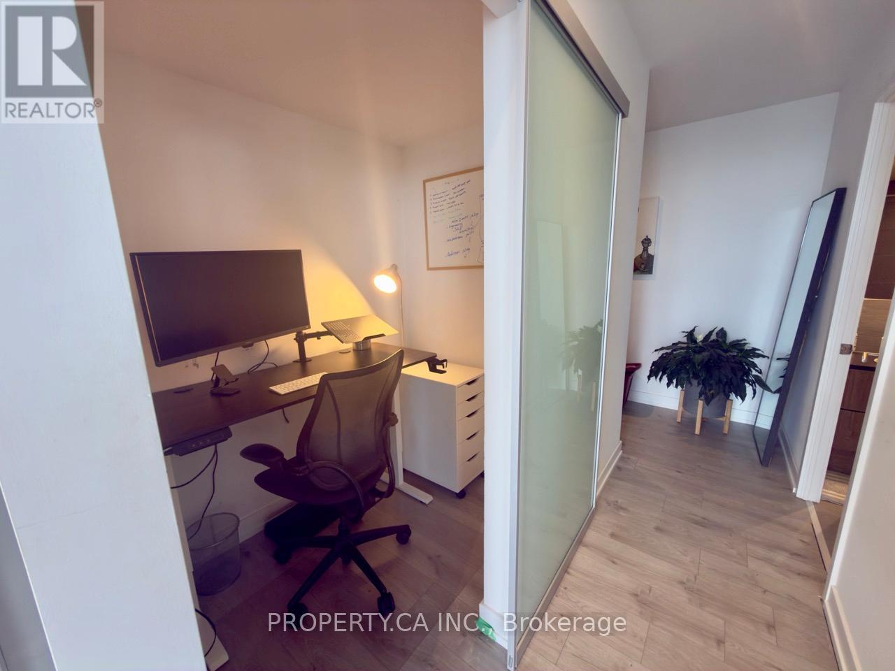 2110 - 161 Roehampton Avenue, Toronto, Ontario  M4P 0C8 - Photo 12 - C12563066