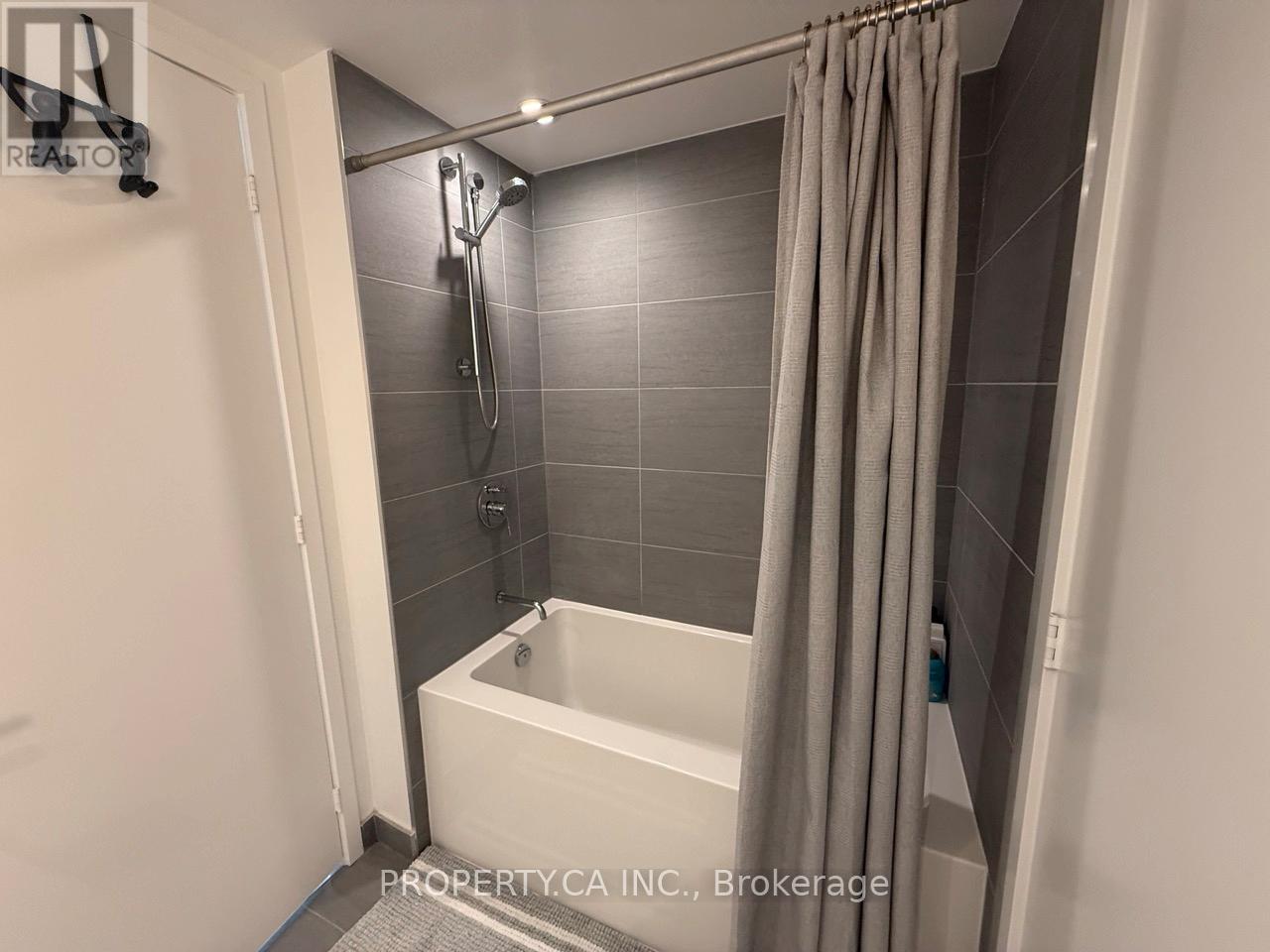 2110 - 161 Roehampton Avenue, Toronto, Ontario  M4P 0C8 - Photo 9 - C12563066