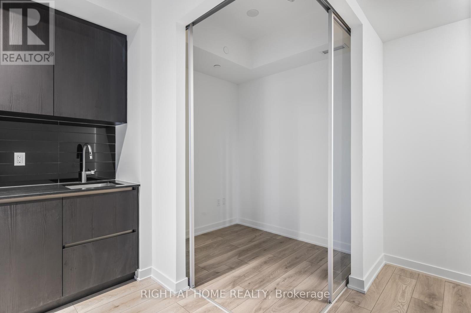 203n - 120 Broadway Avenue, Toronto, Ontario  M4P 0E9 - Photo 18 - C12563082