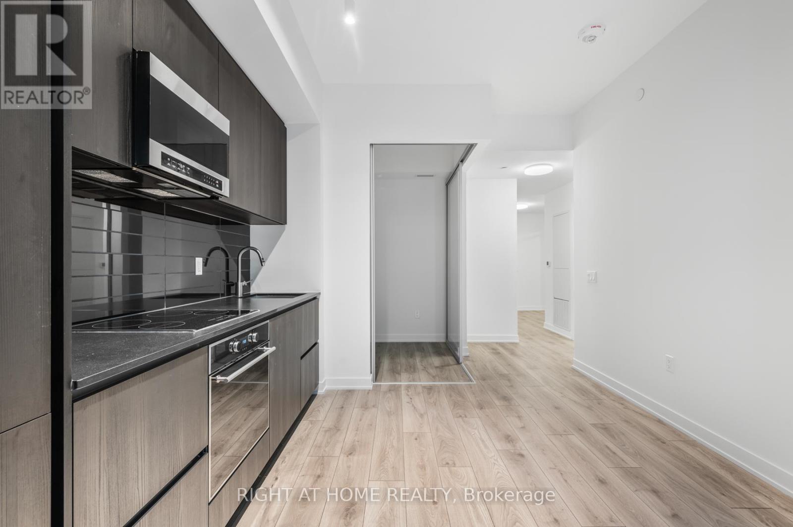 203n - 120 Broadway Avenue, Toronto, Ontario  M4P 0E9 - Photo 7 - C12563082