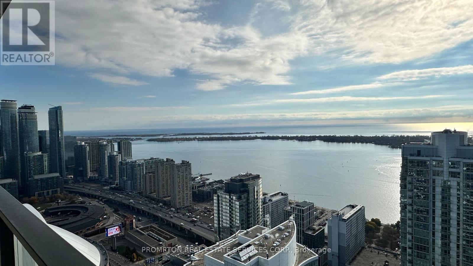 5811 - 3 CONCORD CITYPLACE WAY, Toronto, Ontario