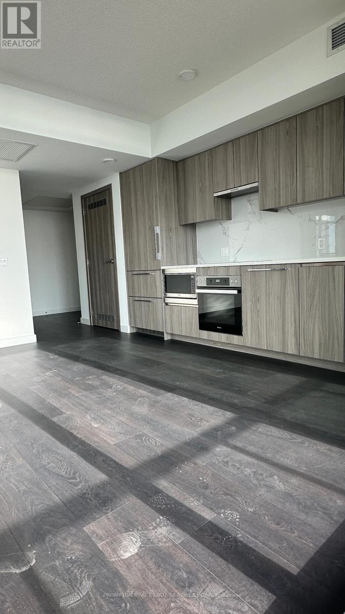 5811 - 3 Concord Cityplace Way, Toronto, Ontario  M5V 0X4 - Photo 9 - C12563090