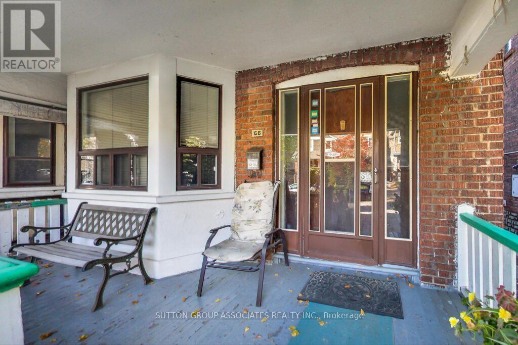 66 Appleton Avenue, Toronto, Ontario  M6E 3A5 - Photo 2 - C12563094