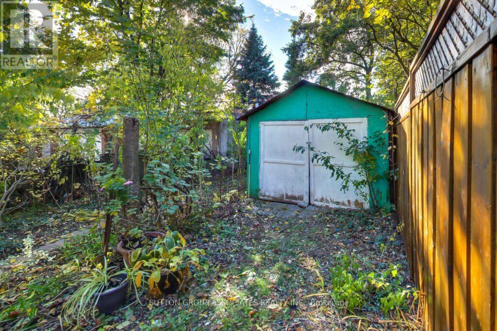 66 Appleton Avenue, Toronto, Ontario  M6E 3A5 - Photo 39 - C12563094