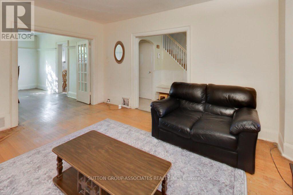 66 Appleton Avenue, Toronto, Ontario  M6E 3A5 - Photo 9 - C12563094