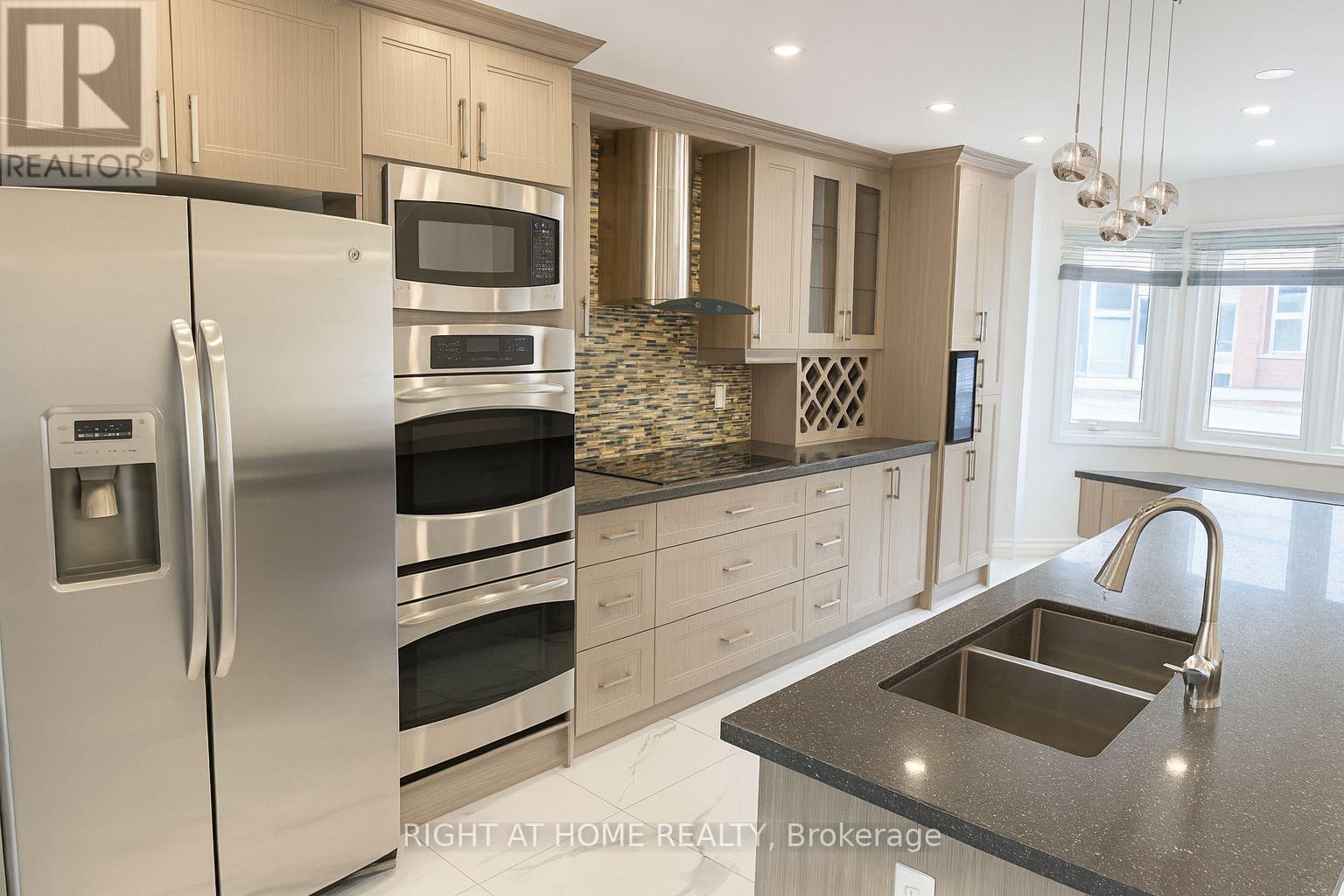 17 Keewatin Avenue, Toronto, Ontario  M4P 1Z9 - Photo 4 - C12563100