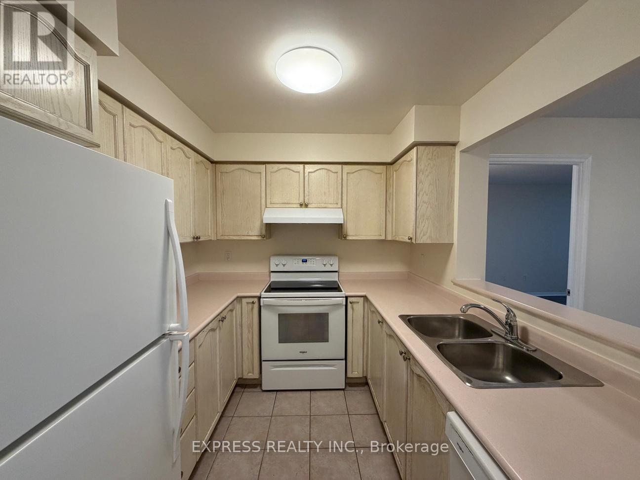 Ph10 - 39 Pemberton Avenue, Toronto, Ontario  M2M 4L6 - Photo 2 - C12563116