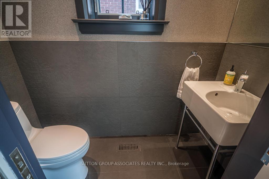 16 Stibbard Avenue, Toronto, Ontario  M4P 2C1 - Photo 18 - C12563192