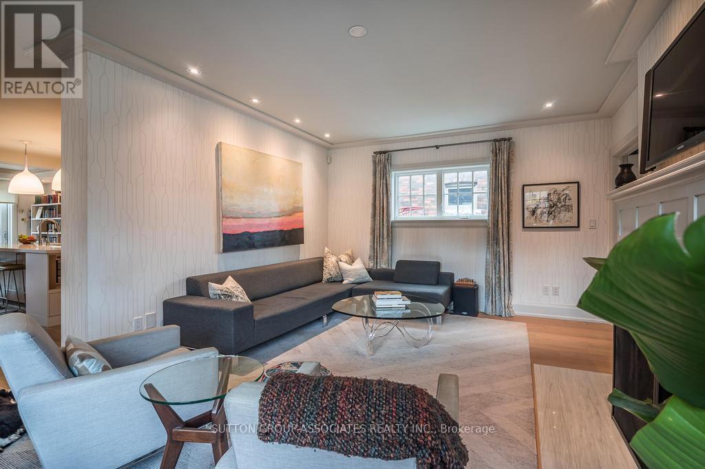 16 Stibbard Avenue, Toronto, Ontario  M4P 2C1 - Photo 6 - C12563192