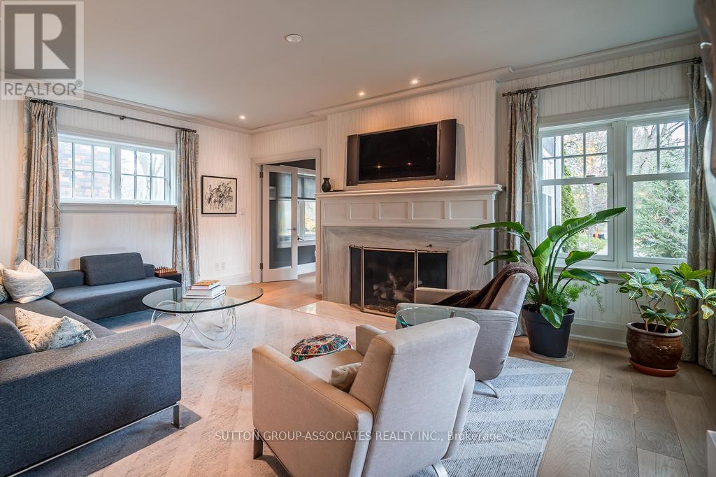 16 Stibbard Avenue, Toronto, Ontario  M4P 2C1 - Photo 7 - C12563192