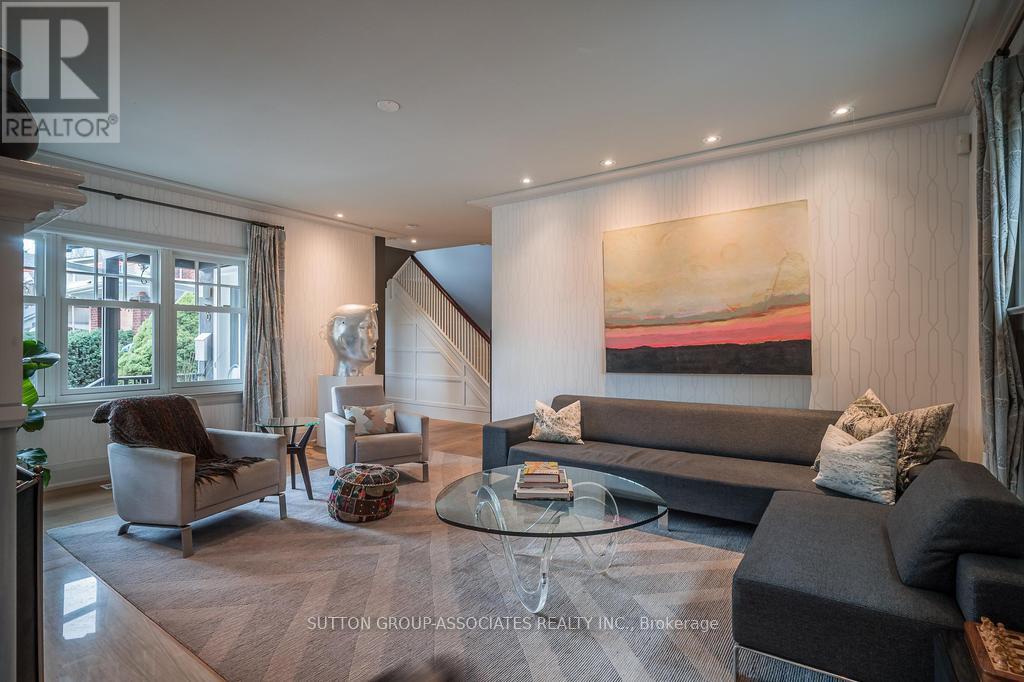 16 Stibbard Avenue, Toronto, Ontario  M4P 2C1 - Photo 8 - C12563192