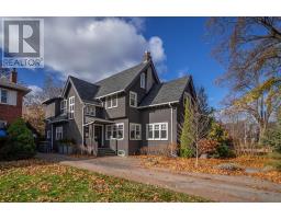 16 STIBBARD AVENUE, Toronto, Ontario