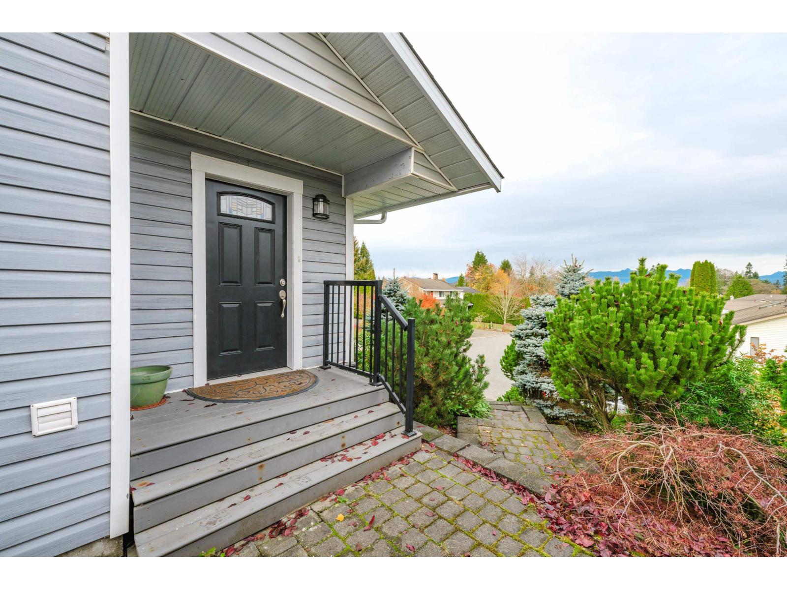 20464 95a Avenue, Langley, British Columbia  V1M 1H5 - Photo 3 - R3068691