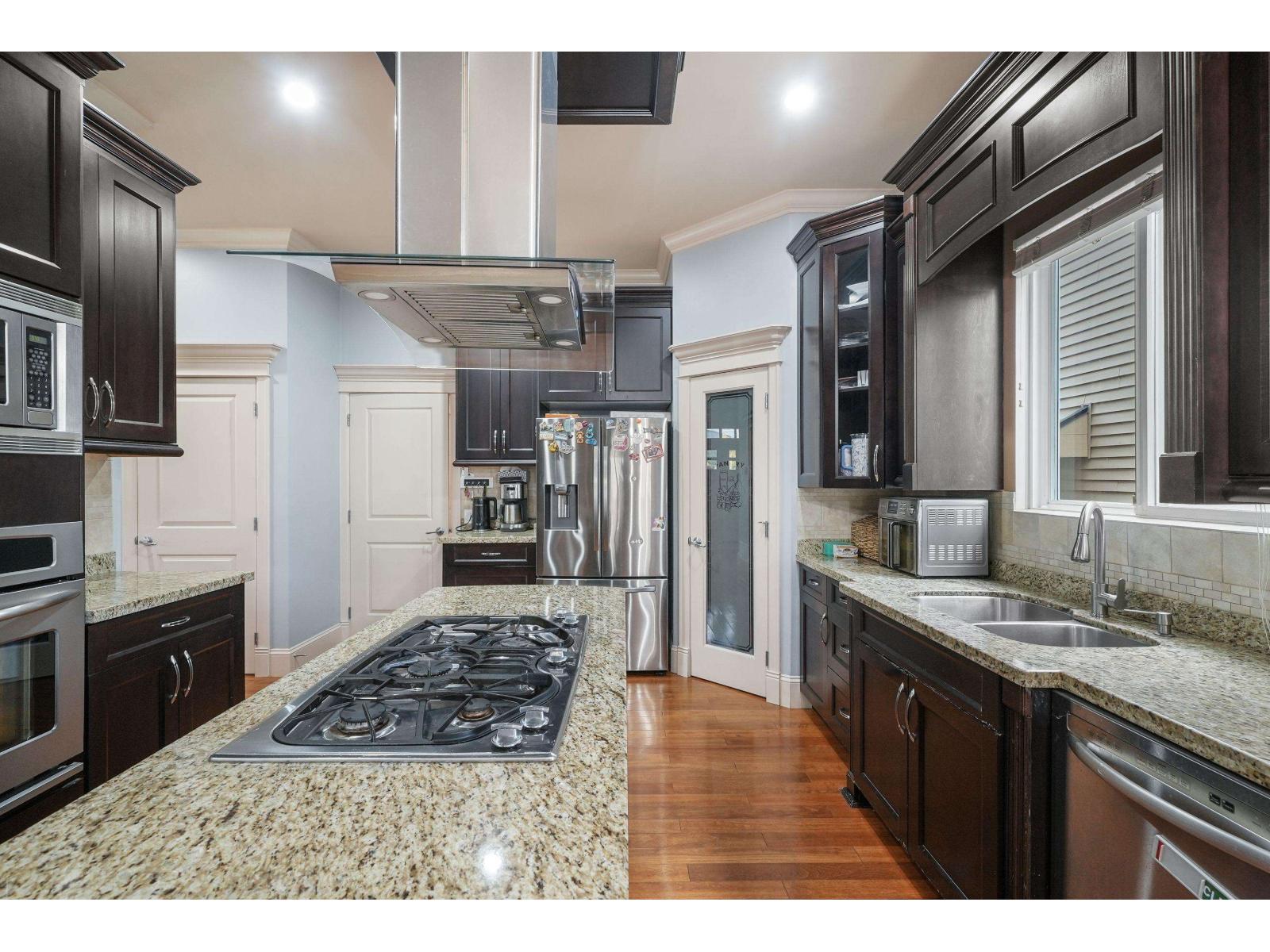 18938 54a Avenue, Surrey, British Columbia V3S 6R4 - Photo 7 - R3068885