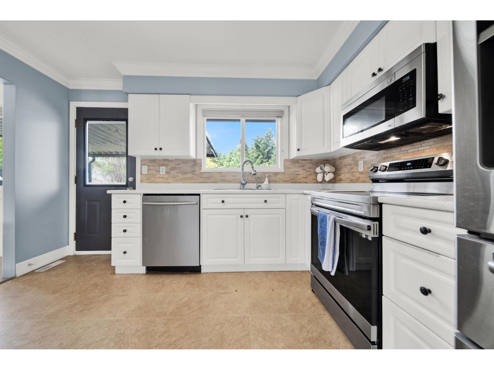 9088 146a Street, Surrey, British Columbia V3R 6X7 - Photo 5 - R3068638