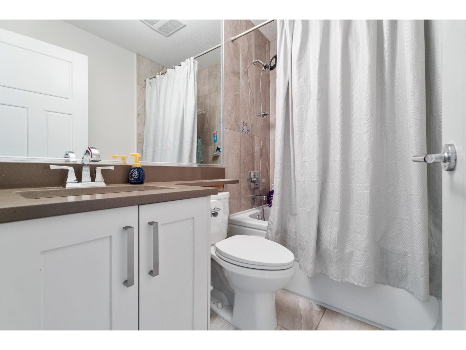 37 6591 195a Street, Surrey, British Columbia V4N 6N5 - Photo 15 - R3068678