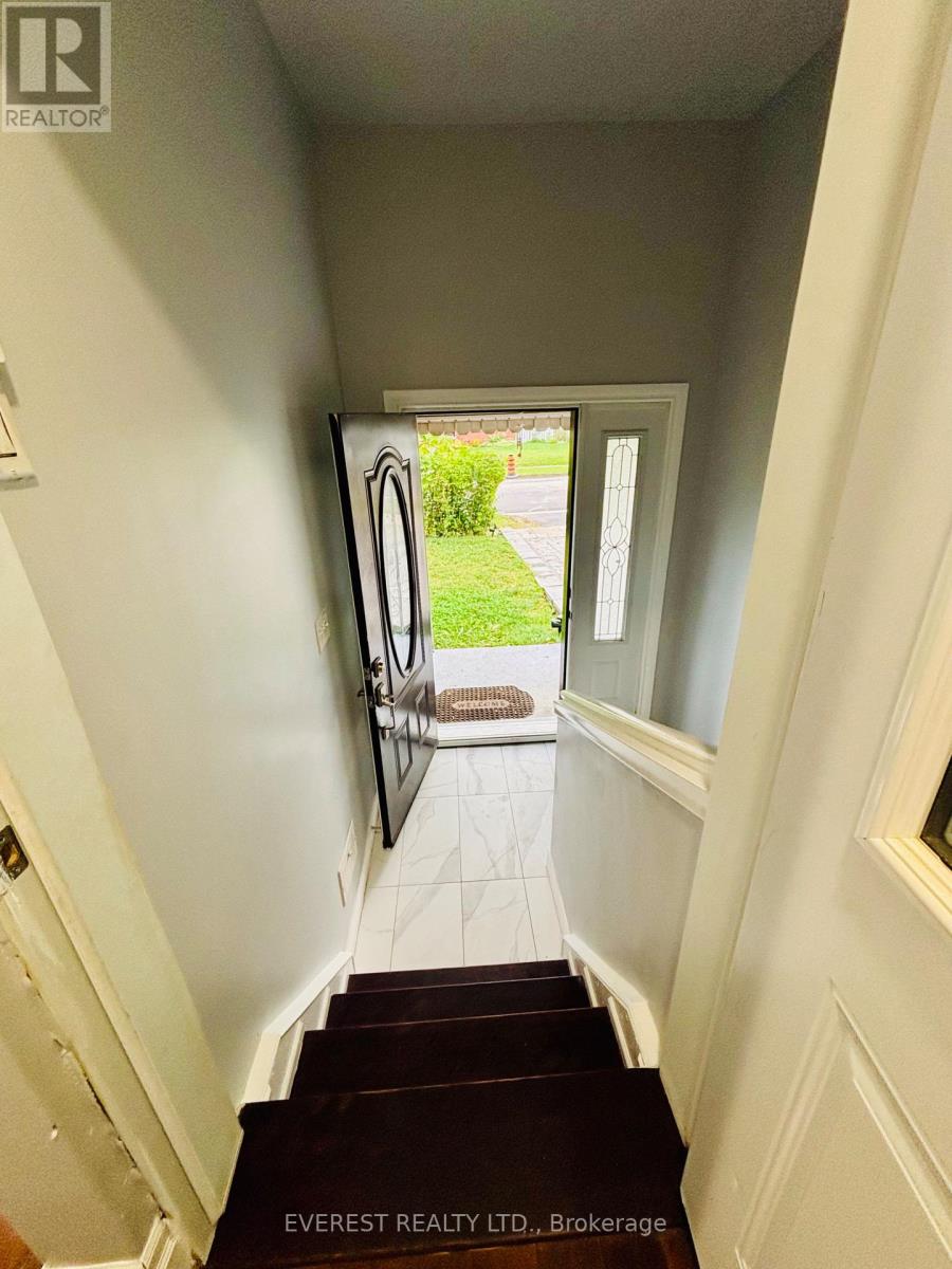 6 Maretta Avenue, Toronto, Ontario  M1K 3X7 - Photo 25 - E12563056