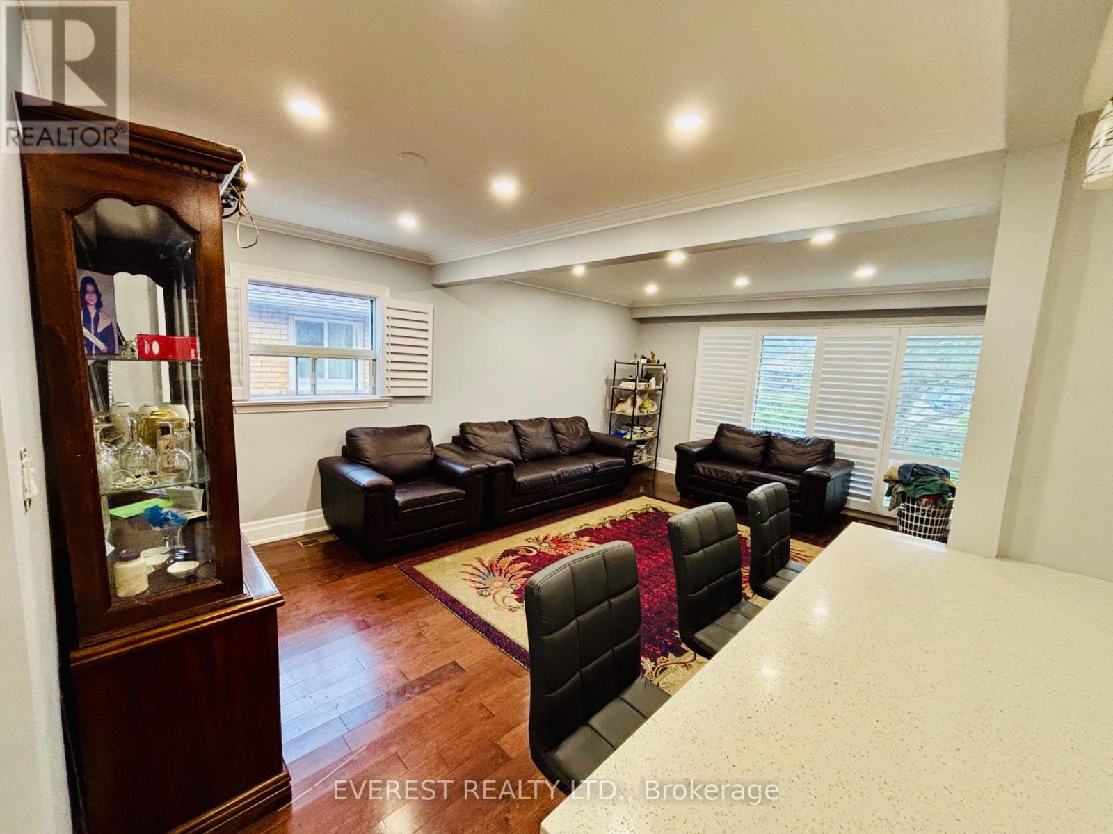 6 Maretta Avenue, Toronto, Ontario  M1K 3X7 - Photo 4 - E12563056