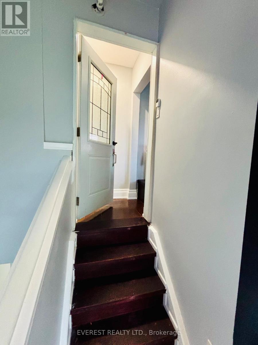 6 Maretta Avenue, Toronto, Ontario  M1K 3X7 - Photo 7 - E12563056