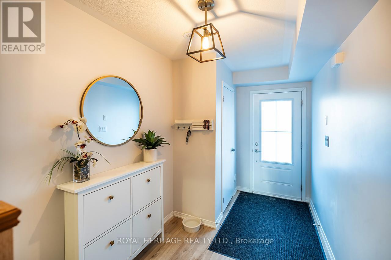 114 Jerome Way, Clarington, Ontario  L1C 7G9 - Photo 4 - E12563128