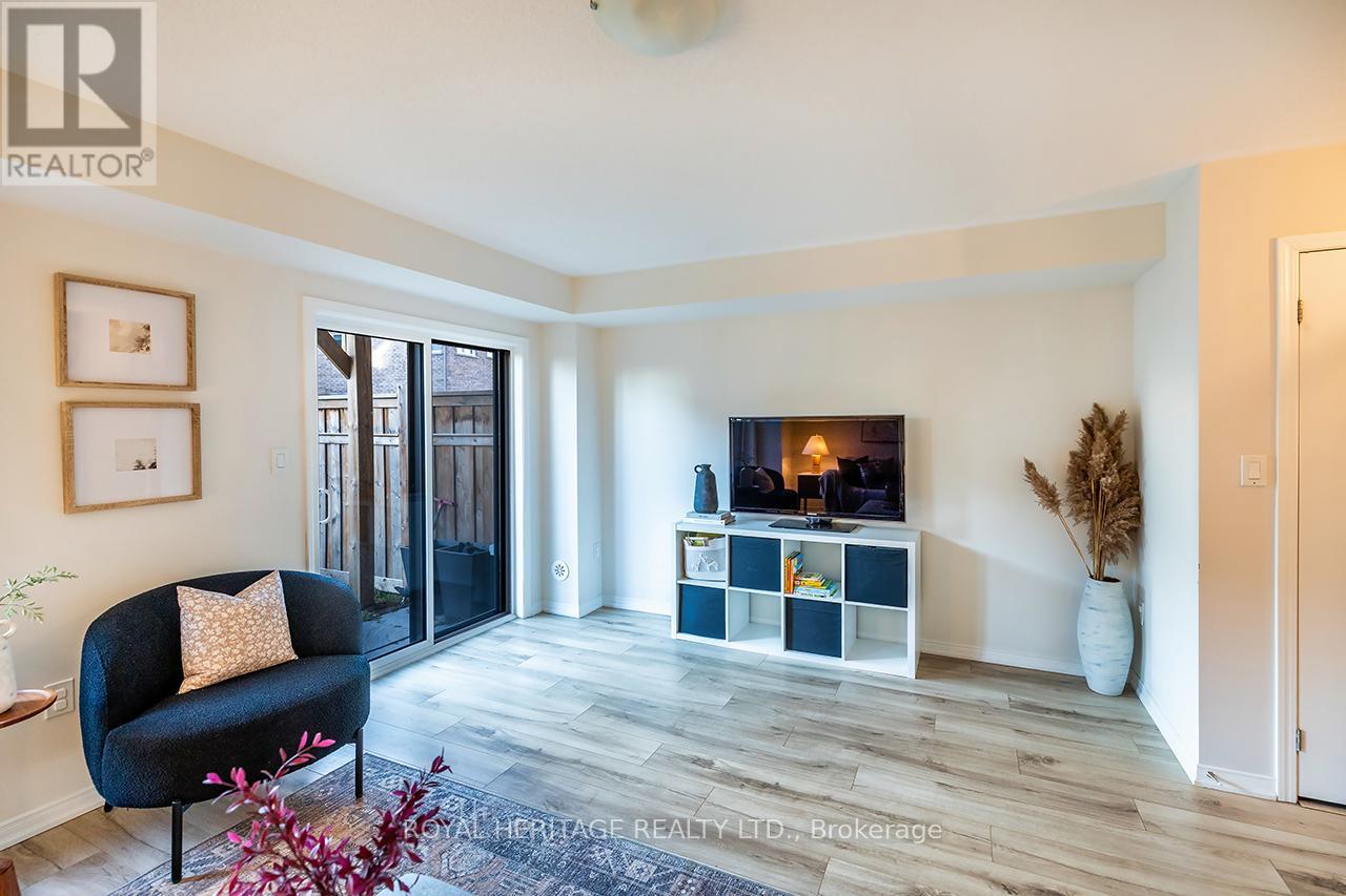 114 Jerome Way, Clarington, Ontario  L1C 7G9 - Photo 6 - E12563128