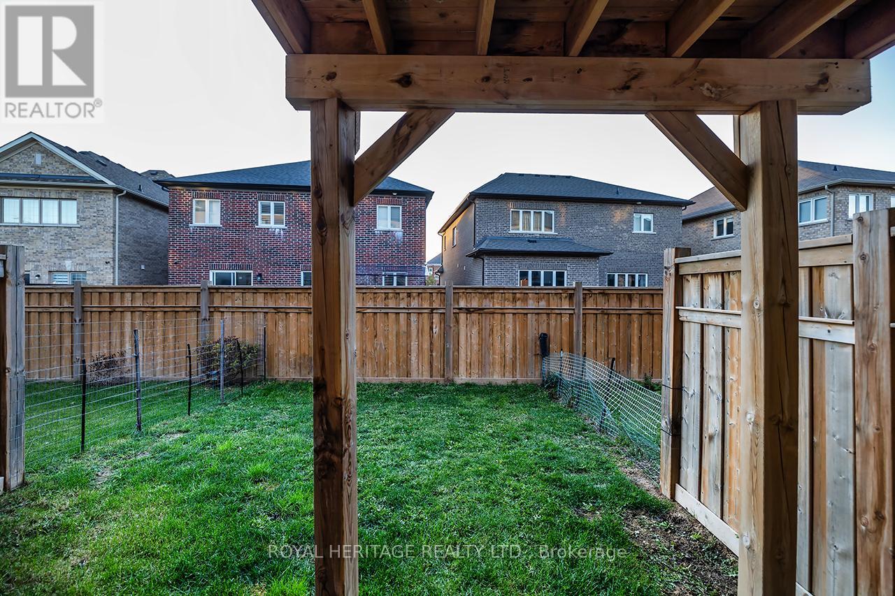 114 Jerome Way, Clarington, Ontario  L1C 7G9 - Photo 8 - E12563128