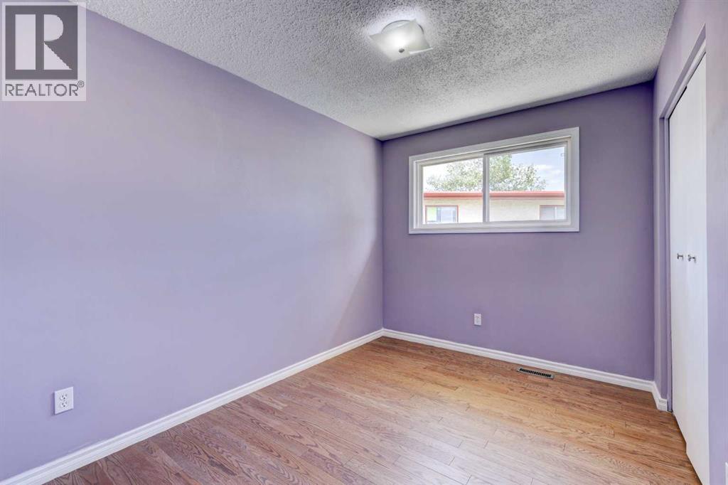 146 Dovertree Place Se, Calgary, Alberta  T2B 2K3 - Photo 9 - A2271840