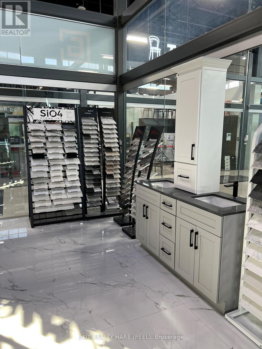 319 - 7250 Keele Street W, Vaughan, Ontario  L4K 1Z8 - Photo 2 - N12562998