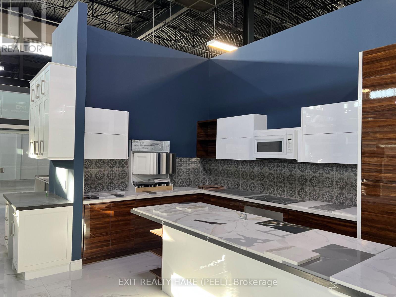 319 - 7250 Keele Street W, Vaughan, Ontario  L4K 1Z8 - Photo 3 - N12562998