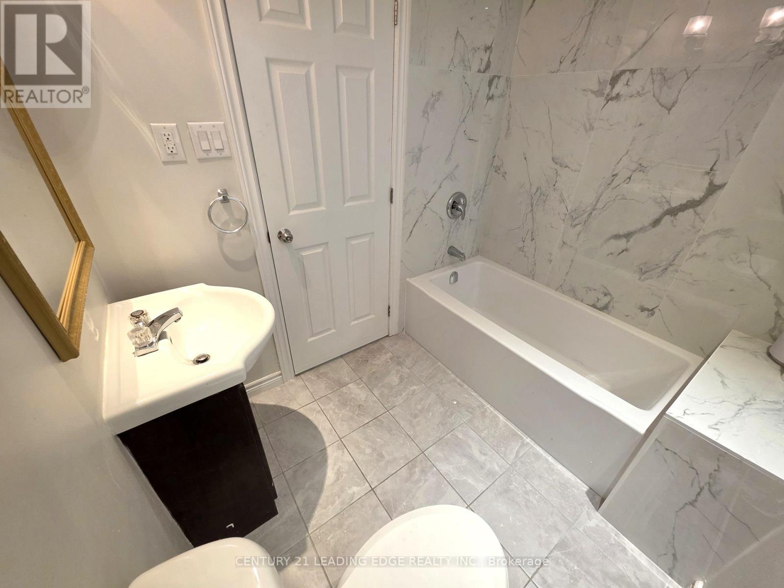 623 Lake Drive South, Georgina, Ontario  L4P 1T6 - Photo 27 - N12563060