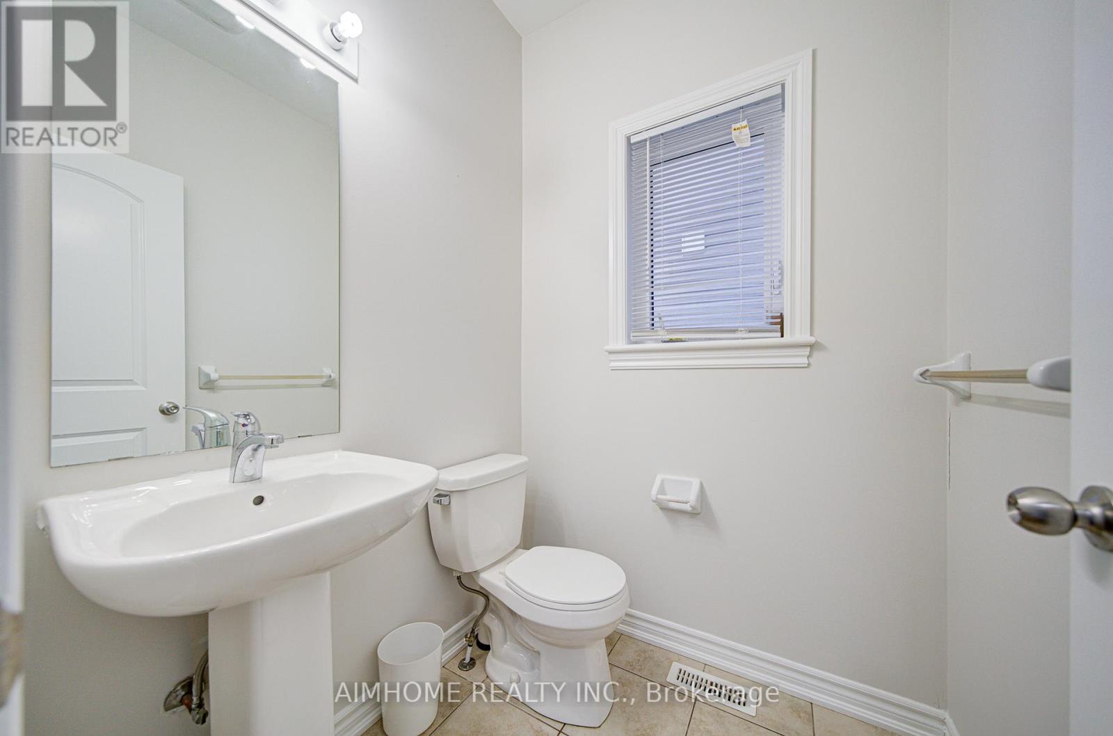 29 Bamburg Street N, Georgina, Ontario  L0E 1R0 - Photo 14 - N12563096