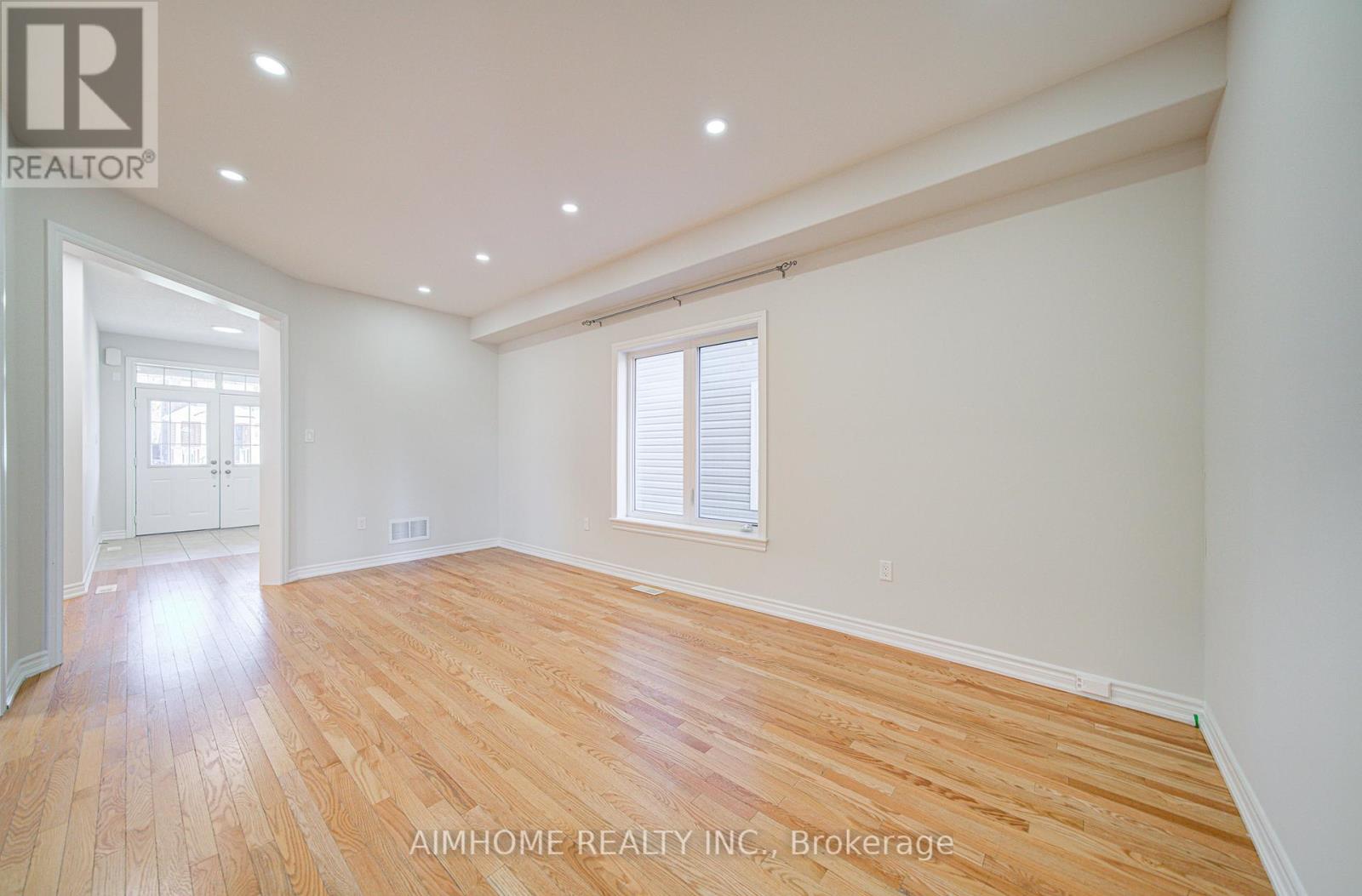 29 Bamburg Street N, Georgina, Ontario  L0E 1R0 - Photo 8 - N12563096